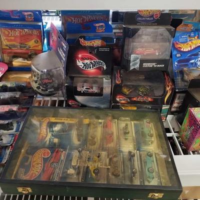 #219: Approx 45 Diecast Cars, Mostly Hot Wheels
Approx 45 Diecast Cars, Mostly Hot Wheels