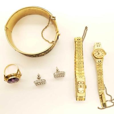 #93: Costume Jewelry, 2 Seiko Watches, Bracelet, Ring
Costume Jewelry, 2 Seiko Watches, Bracelet, Ring