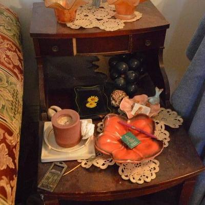 Contents on 2 stands - Knick knacks & trinkets