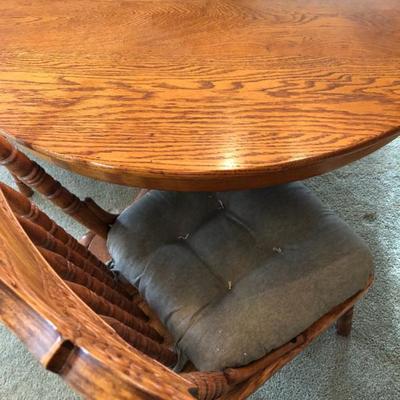 Round Oak Pedestal Vintage Reproduction Table with 4 Chairs and a 15