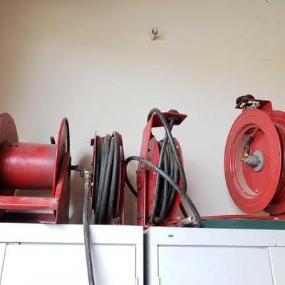 #402: Air Hoses and Reels, Snap-on Red Hose, Tub of Hoses
Air Hoses and Reels, Snap-on Red Hose, Tub of Hoses