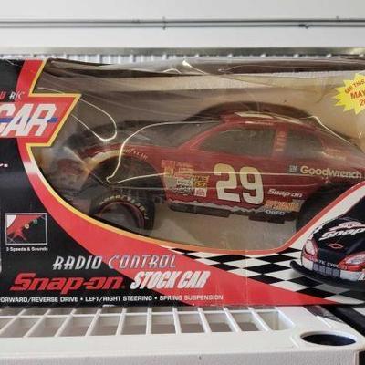 #34: Brand New Snap-on Tools RC Stock Car
In Original box, never opened, model number SSX2367
