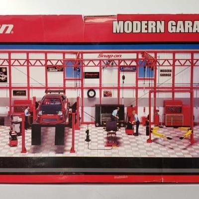 #33: Snap-on Tools Modern Garage Display in Original Box
Snap-on Tools Modern Garage Display
