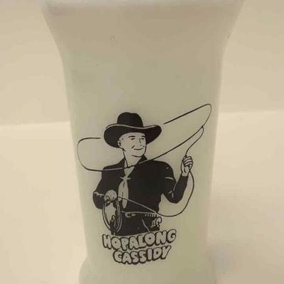 VINTAGE HOPALONG CASSIDY MILK GLASS CUP 5 IN TALL RR5028 https://www.ebay.com/itm/123718366236