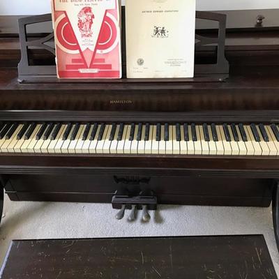 Baldwin Hamilton Aerosonic upright piano $1999
60 X 26 X 35