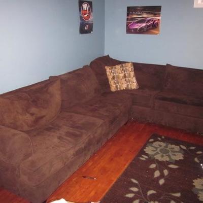 RAYMORE & FLANNIGAN NEWER SECTIONAL SOFA