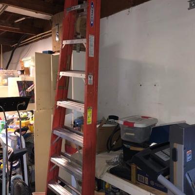Fiberglass ladder