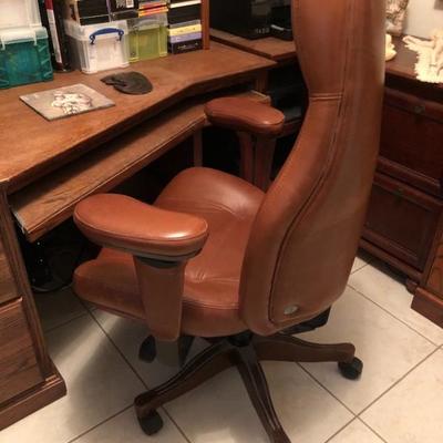 Premium luxury leather adjustable office chair