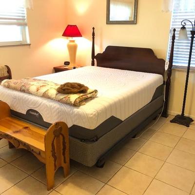 Adjustable Tempur-pedic mattress and base with remote control