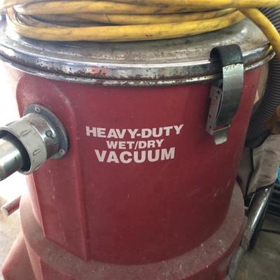 Heavy duty wet dry vacuum