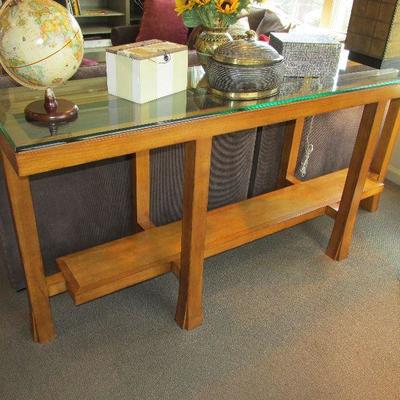 Exquisite Century console table