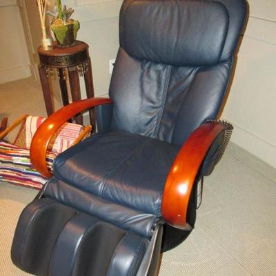 Full shiatsu massage chair