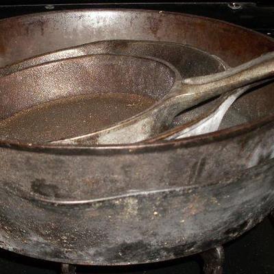WAGNER CAST IRON SKILLETS