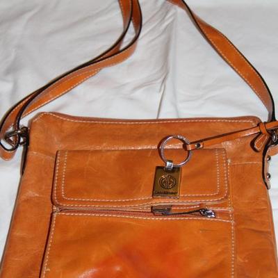 Giani Bernini crossbody
Price: $15