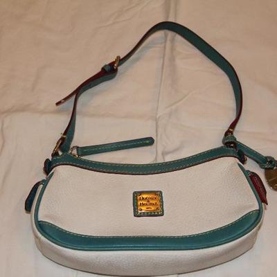 Dooney & Bourke handbag
Price: $25
