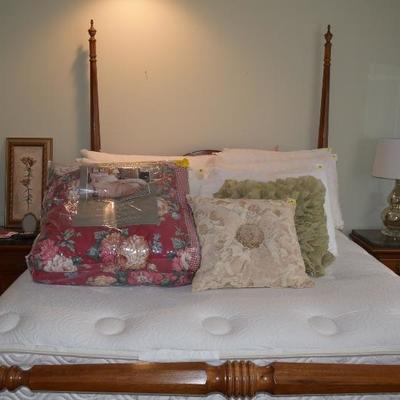 Bed, Pillows, & Comforter