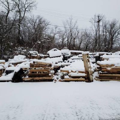 Ginormous Pile of Pallets All Sizes Pick 25 your C ...