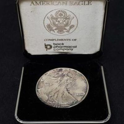 #605: 1991 Walking Liberty Dollar, 1 oz Fine Silver
1991 Walking Liberty Dollar, 1 oz Fine Silver
