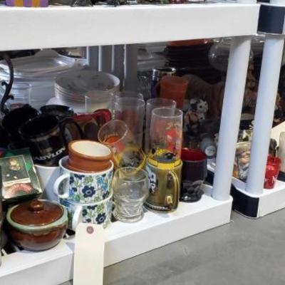 #1947: Assorted Glass, Mugs, Figurines, Decorations and More
Assorted Glass, Mugs, Figurines, Decorations and More