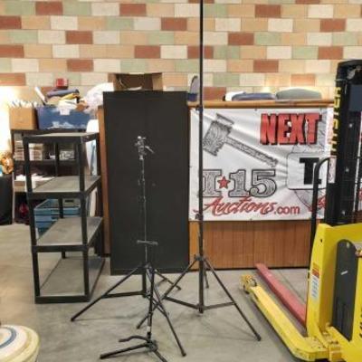 #869: 2- 8 Foot System Pro LS-2 Deluxe Light Stands, 1 Guitar Stand
2 - 8 Foot System Pro LS-2 Deluxe Light Stands, 1 Guitar Stand