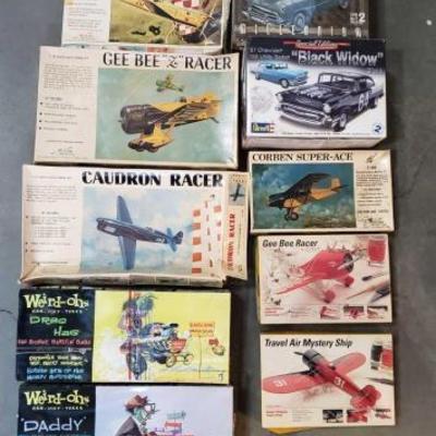 #1177: Vintage Model Airplane ,Car and Weird-Ohs Model Kits
Vintage Model Airplane ,Car and Weird-Ohs Model Kits