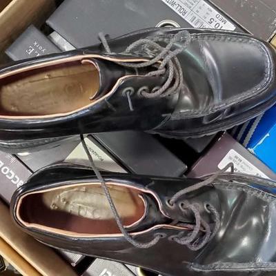 #1273: 2 Boxes of New and Used Shoes From Size 9 to 10 1/2, Cowboy Boots, Gucci, Bacco Bucci, Sperry, Kenneth Cole and More...
2 Boxes of...