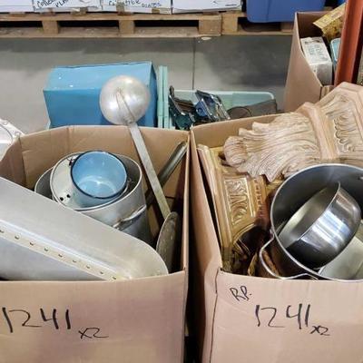 #1241: Pots and Pans, Vintage Shelves, Baskets, Dinner Trays and More..
Pots and Pans, Vintage Shelves, Baskets, Dinner Trays and More..