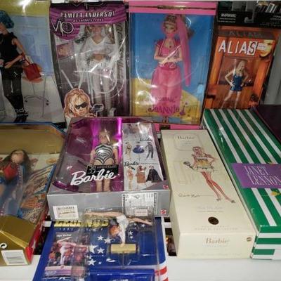#1057: Barbies, Wonder Woman Barbie, Janet Lennon, Tyler Wentworth, and More
10 Action Figures/Barbies
View Terms