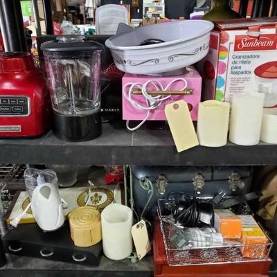 #1933: Kitchen Aid Blender, Cotton Candy Machine, Snowcone Machine, Mini Food Processor and More
Also includes electric candles, light...