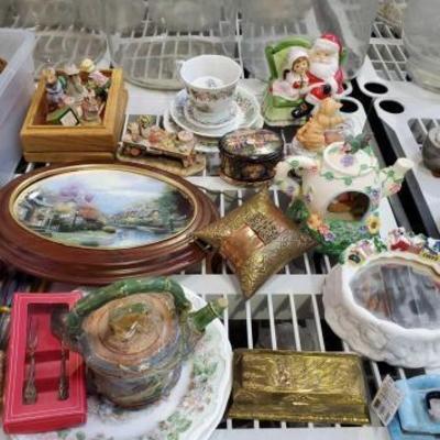 #1980: Misc Figurines, Decorative Plates, Music Boxes and More
Misc Figurines, Decorative Plates, Music Boxes and More