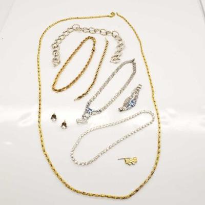 #707: Costume Jewelry, Necklace, Bracelets, Earrings
Costume Jewelry, Necklace, Bracelets, Earrings
