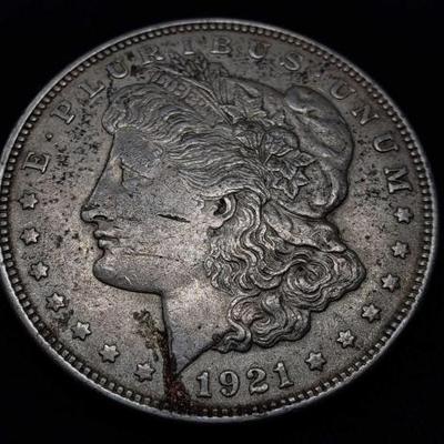 #611: 1921 Morgan Silver Dollar Philadelphia Mint
Weighs approx 26.6g, Philadelphia Mint

