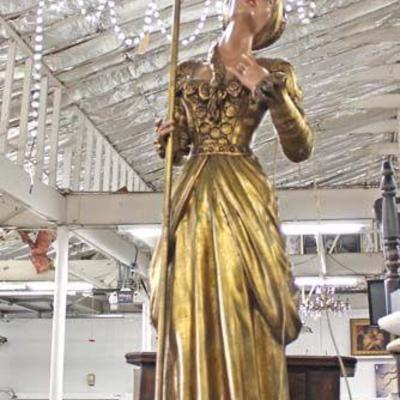  VINTAGE Statue Lamp

auction estimate $200-$400 â€“ located inside 