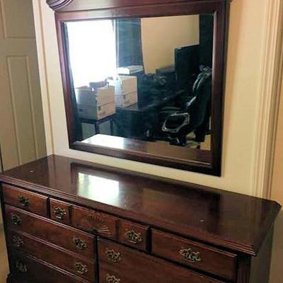 MHT088 Seven Drawer Dresser and Mirror 