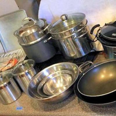 MHT044 Crockpot, Pots and Pans Selection