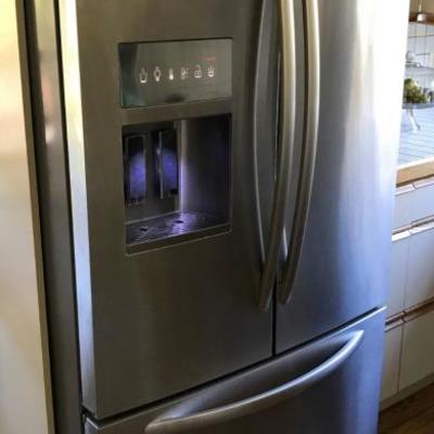 KitchenAid
26.8 Cu. Ft. French Door Architect Series
Monochromatic Stainless Refrigerator/Freezer