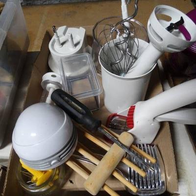 Lot of kitchenware.