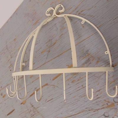 18 Curved Wall Rack