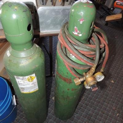 Oxygen tanks with gauges for glass blowing