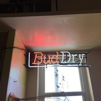 Awesome Bud beer neon sign, lights up nice and bright!