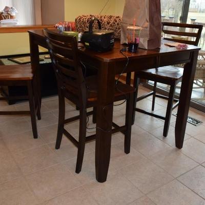Pub-Height Table & Chairs