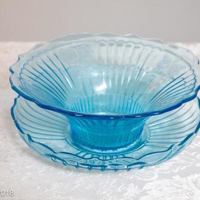 Depression glass bowl and vase
