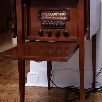 Stewart Warner tube radio