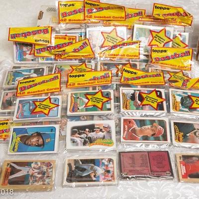 Large collection of baseball cards