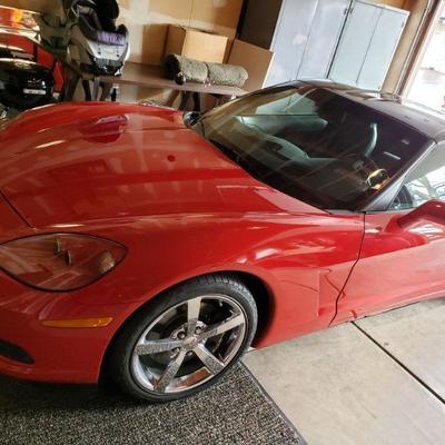2009 Corvette, 1,100 Original Miles, Garage Kept with Custom Cover.  Like New.