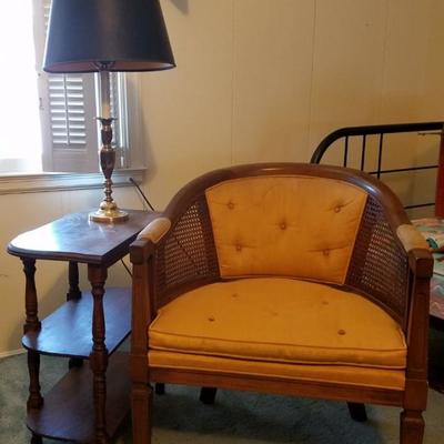 Vtg Chair, Table, and Lamp