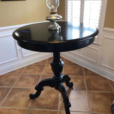 Hooker Furniture black w/tole paint design round pedestal pub table (36