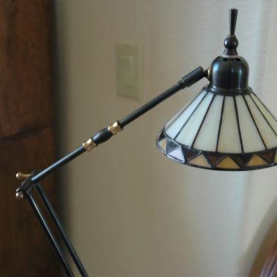 Quoizel Tiffany style reading lamp ~ floor light 