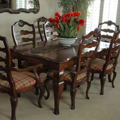 Gorgeous Dining room set by HICKORY WHITE.  