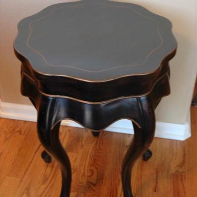 Ethan Allen black 5 leg table with gold accents.  18